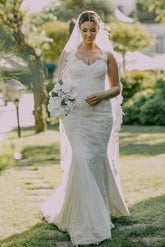 Dressystars White Wedding Dress Mermaid V Neck Sleeveless Beaded Sweep Train Tulle Bridal Gown With Appliques
