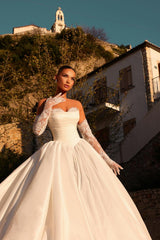 Dressystars White Wedding Dress Sweetheart Ball Gown Sleeveless Floor Length Satin Bridal Gown With Lace