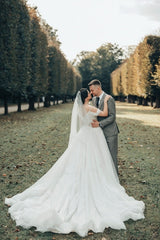 Dressystars White Wedding Dress Sweetheart Off The Shoulder Sleeveless Lace Ball Gown Tulle Bridal Gown With Appliques
