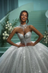 Dressystars White Wedding Dress Sweetheart Sequined Sleeveless Ball Gown Cathedral Train Tulle Bridal Gown