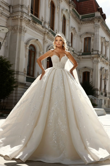 Dressystars White Wedding Dress Sweetheart Sleeveless Sequined Beaded Ball Gown Tulle Bridal Gown