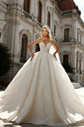 Dressystars White Wedding Dress Sweetheart Sleeveless Sequined Beaded Ball Gown Tulle Bridal Gown