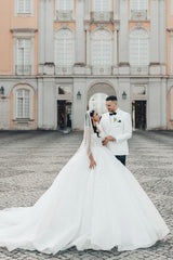 Dressystars White Wedding Dress Sweetheart Spaghetti Strap Sequined Ball Gown Tulle Bridal Gown With Appliques