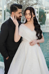Dressystars White Wedding Dress V Neck Off The Shoulder Sleeveless Sequined Chiffon Bridal Gown With Appliques