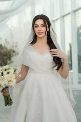 Dressystars White Wedding Dress V Neck Off The Shoulder Sleeveless Sequined Chiffon Bridal Gown With Appliques