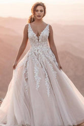 Dressystars White Wedding Dress V Neck Spaghetti Strap A Line Backless Tulle Lace Bridal Gown With Appliques