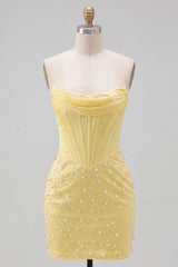 Dressystars Yellow Strapless Beaded Tight Short Corset Homecoming Dress