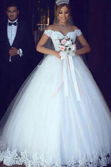 Elegant Tulle Wedding Dress With Appliques Lace
