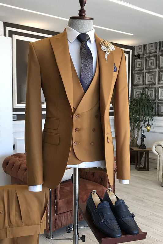 Glamorous Khaki Peaked Lapel 3 Piece Prom Suit