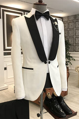 Glamorous White Peaked Lapel 2 Piece Prom Suit