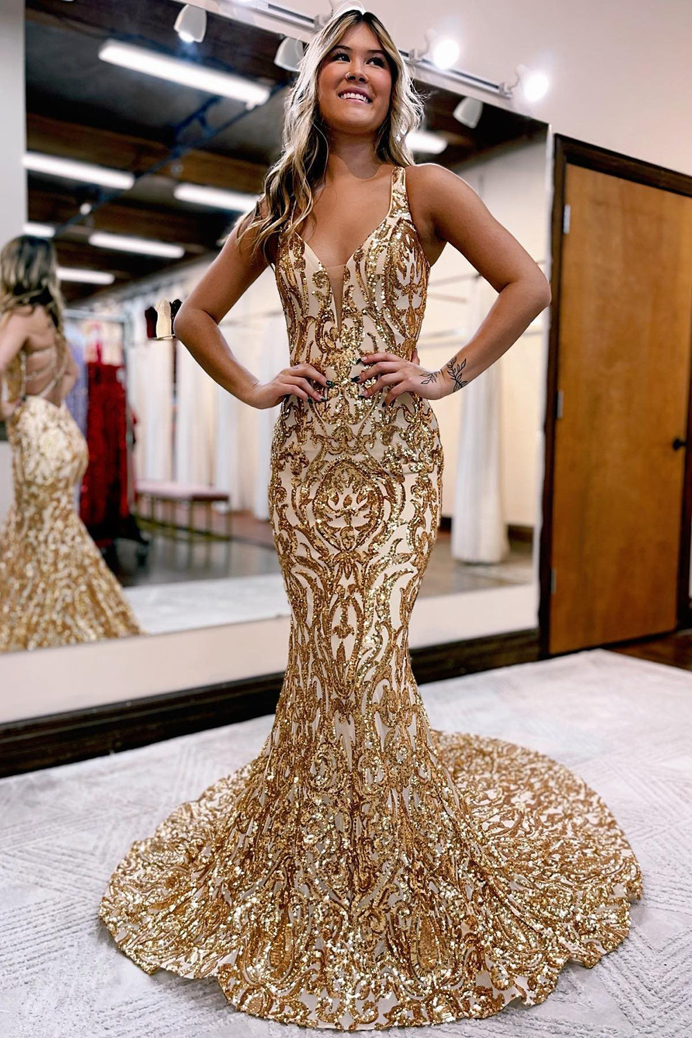 Golden Sequined Mermaid Prom Dress V Neck Evening Dress