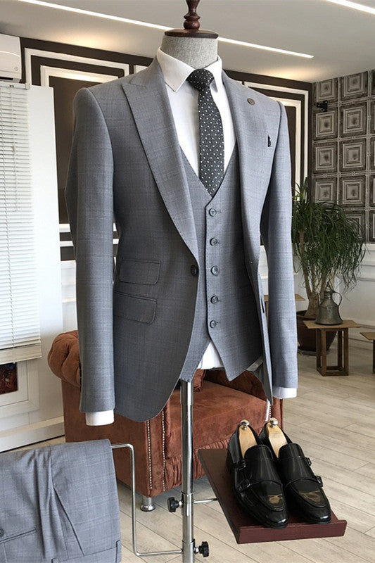 Gray Three Piece Peaked Lapel Business Suit