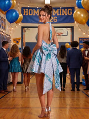 Dressystars Halter V-Neck Floral Jacquard Homecoming Dresses Mini Cocktail Dress with Oversized Back Bow