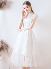 Handmade Bridesmaid DressWhite Round Neck Tulle Lace Short Lace Wedding Guest Dress
