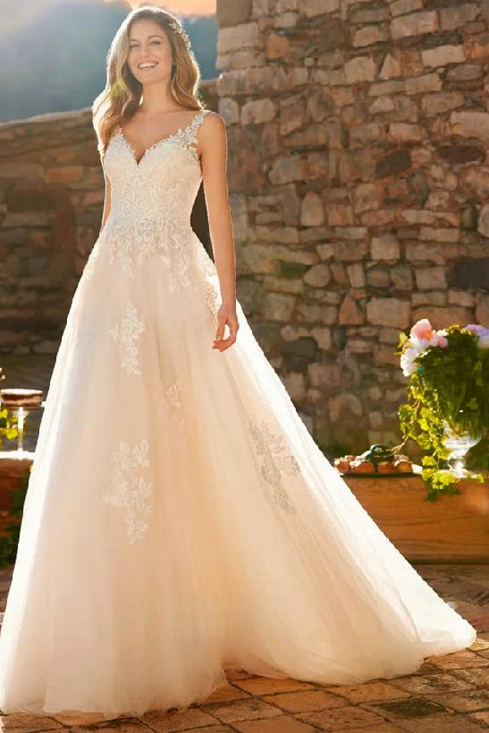 Lace Ball Gown Wedding Dress Featuring Tulle