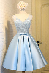 Light Homecoming Dress Blue V Neck Lace Appliques Short Party Cocktail Dress