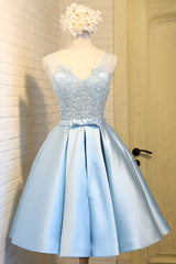 Light Homecoming Dress Blue V Neck Lace Appliques Short Party Cocktail Dress