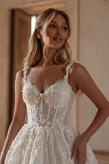 Long Ivory A Line Wedding Dress Princess Spaghetti Straps Lace Tulle Bridal Gown