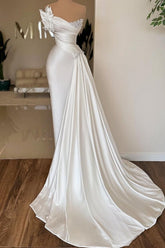 Long Ivory Wedding Dress Strapless Satin Pleated Bridal Gown With Pearls
