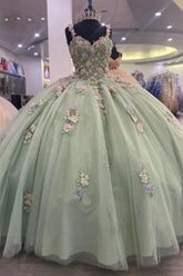 Luxury Ball Gown Sweetheart Neck Spaghetti Straps Flower Lace Appliques Beaded Sage Green Tulle Quinceanera Dress Princess Gown For Sweet 16
