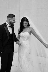 Mermaid Lace Spaghetti Straps Sleeveless White Wedding Dress Long Bridal Gown With Appliques