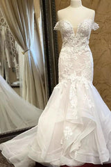 Mermaid Lace V Neck Sleeveless White Wedding Dress Bridal Gown With Appliques