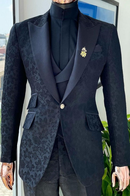 Modern Dark Navy Peaked Lapel 3 Piece Prom Suit