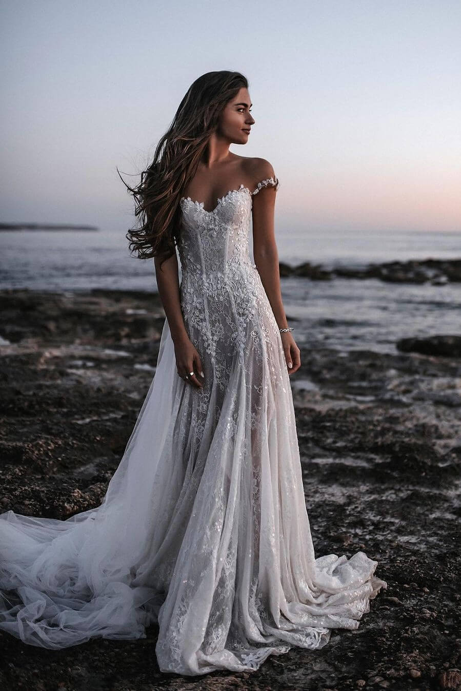 Off The Shoulder Beach Wedding Dress Tulle Lace Appliqued Bridal Gown
