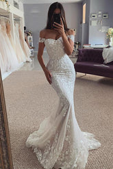 Off The Shoulder Sleeveless Lace Wedding Dress for Trumpet/Mermaid
