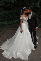 Off The Shoulder Sleeveless Wedding Dress With Lace Appliques
