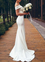 Off the Shoulder Sleeveless Trumpet/Mermaid Satin Wedding Dress with Sweep Train