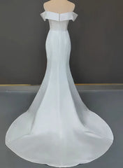Off the Shoulder Sleeveless Trumpet/Mermaid Satin Wedding Dress with Sweep Train