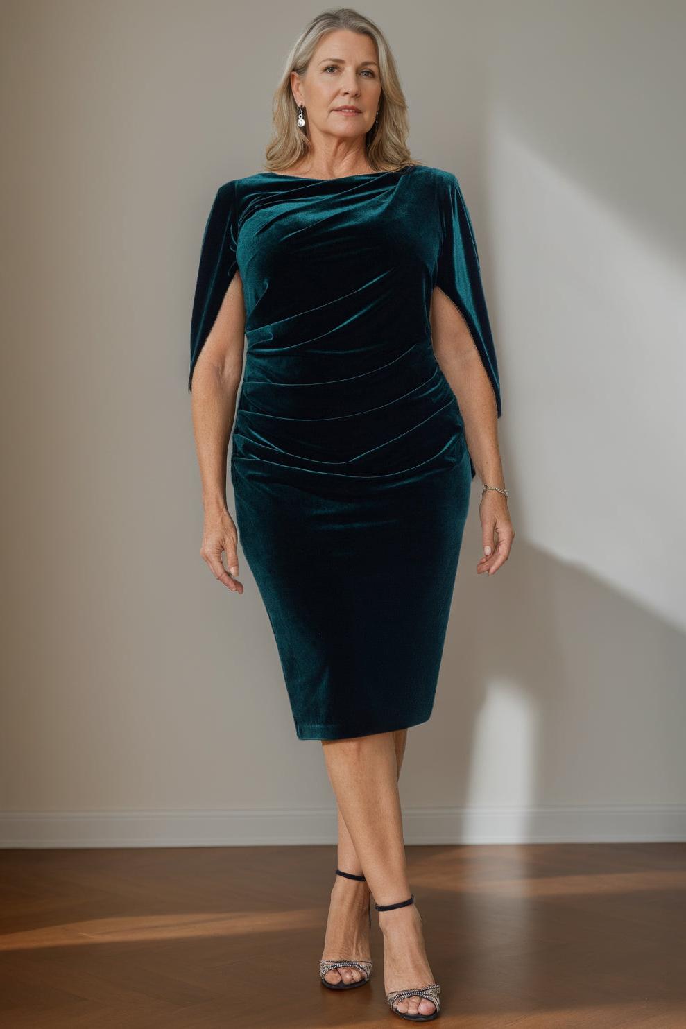 Plus Size Velvet Mother of the Bride A-Line Dress with Scoop Neck and Ruffled Knee-Length Hem