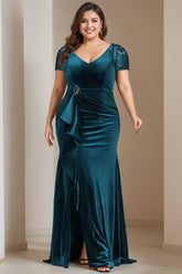 Plus Size Velvet Mother of the Bride Dresses with Ruffles & Appliques in Trumpet/Mermaid V-Neck Short Sleeves Floor-Length