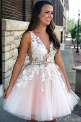 Pretty Homecoming Dress A LineV neck Tulle Applique Short Party Cocktail Dress