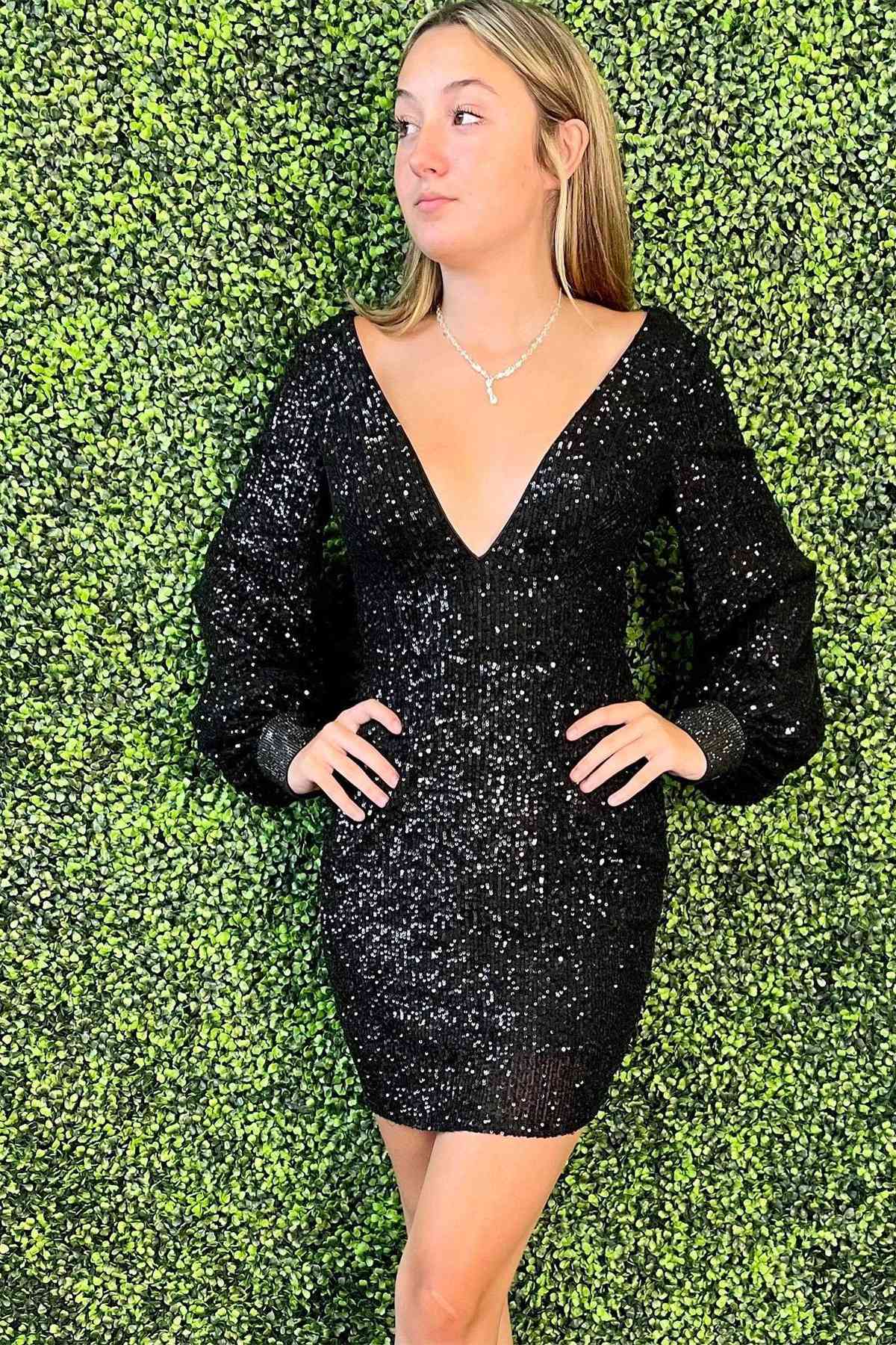 Pretty Homecoming Dress Bodycon V neck Long Sleeves Sequin Short Party Cocktail Dress