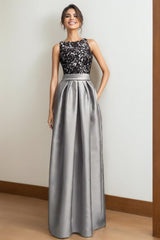 Princess A-Line Scoop Neck Sleeveless Pleated Mother of the Bride Dress with Lace Appliques