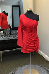 Red Homecoming Dresses One Shoulder Long Sleeves Tight Short Cocktail Dresses