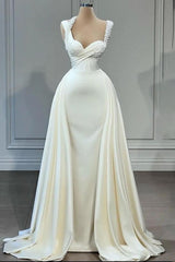 Sleeveless Sweetheart Wedding Dress with Sweep Train