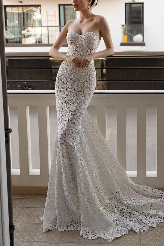 Sleeveless Trumpet/Mermaid Sweetheart Lace Wedding Dress with Sweep Train