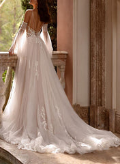 Sweetheart Court Train Wedding Dress With Appliques Lace