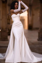 Sweetheart Elegant Lace Long Sleeves Bridal Gowns