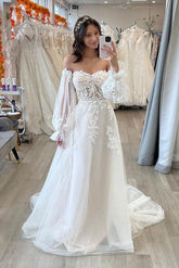 Sweetheart Long Sleeves A Line Tulle Wedding Dress With Appliques Lace and Sweep Train
