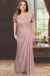 Sweetheart Short-Sleeved Plus Size Mother of the Bride Sheath Dress with Lace Appliques