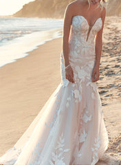 Sweetheart Sleeveless Sweep Train Lace Mermaid Wedding Dress