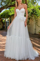 Sweetheart Sleeveless Sweep Train Tulle Wedding Dress