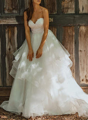 Sweetheart Sleeveless Tulle Wedding Dress with Appliques Lace