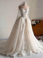 Tulle Ball Gown Wedding Dress with Sweetheart Neckline and Lace Appliques