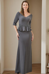 V-Neck Mother of the Bride Trumpet/Mermaid Dresses Featuring Ruffles and Appliques