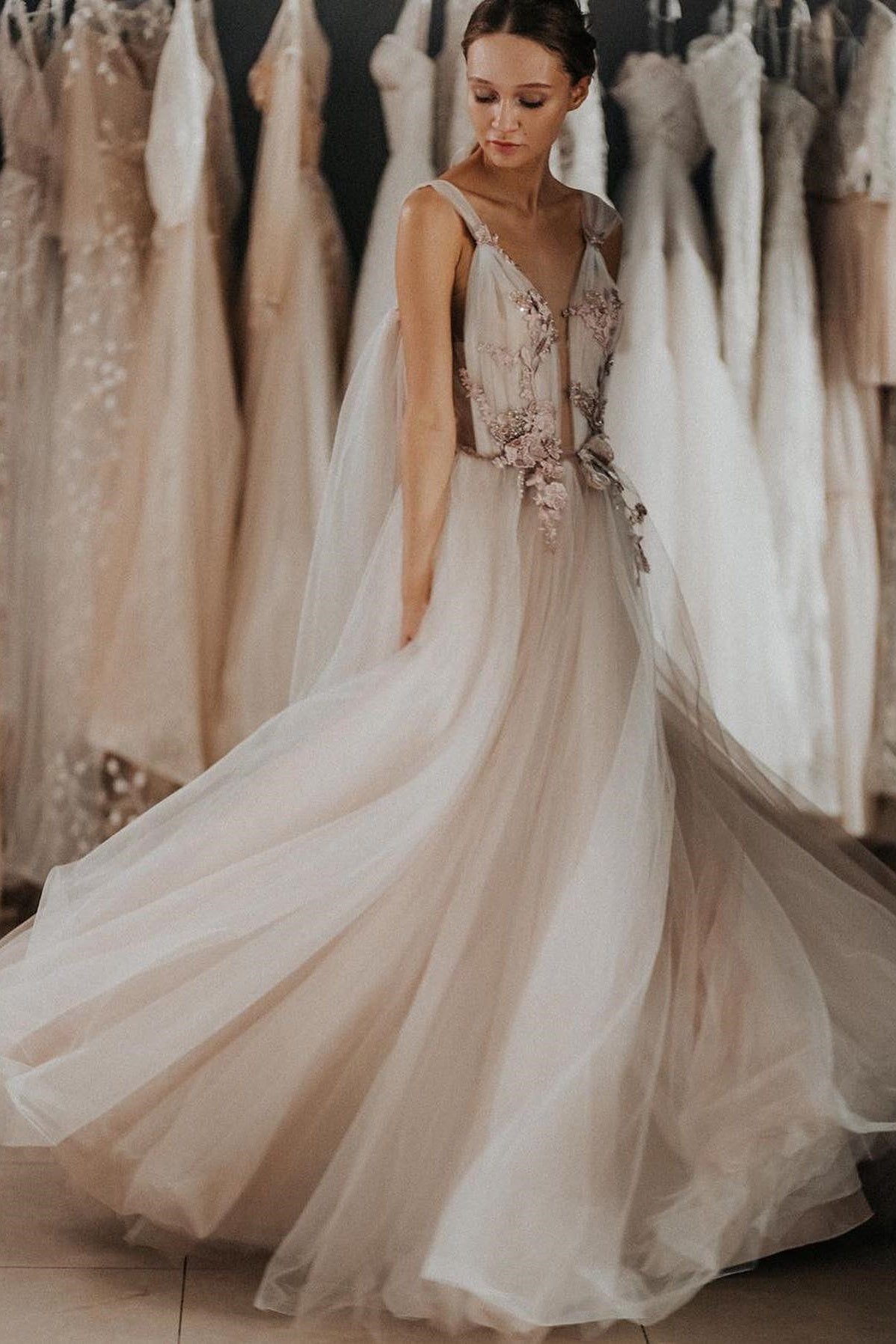 V Neck Tulle Ivory Prom Dress A Line Formal Evening Dress with Watteau Train